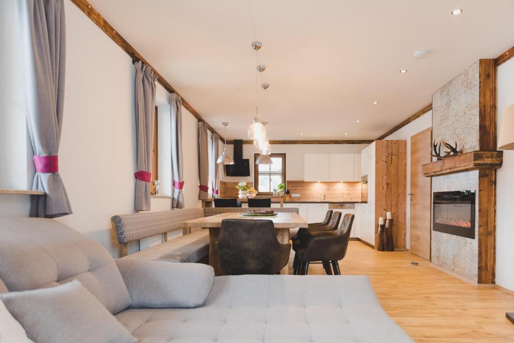 Chalet Im Dorf — 4-Star Luxury Hotel in Goldegg, Austria