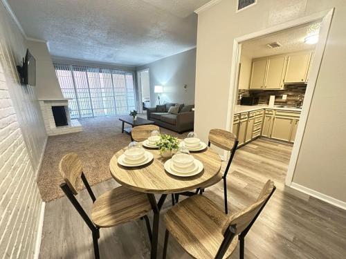 Relaxing Bay Area Stay Near Houston Attractions — 4-Star Luxury Hotel in Houston, United States