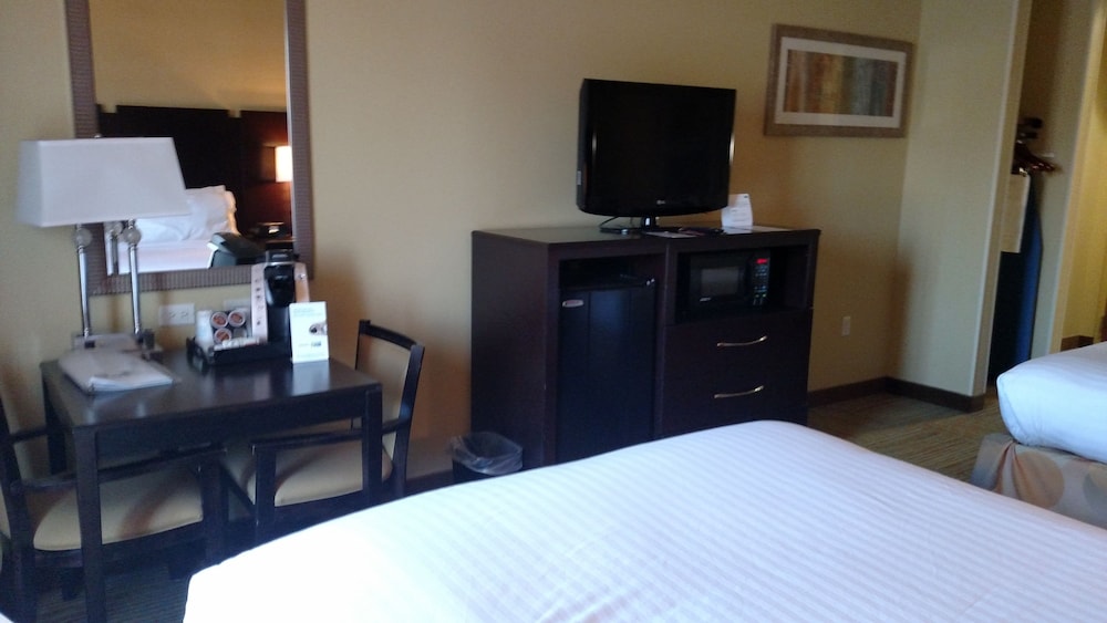 Holiday Inn Express Hotel & Suites PERRY by IHG - photo 33