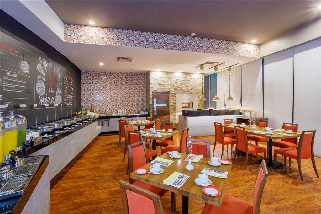 Bistro Restaurant breakfast