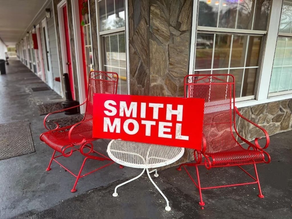 Smith Motel - photo 8