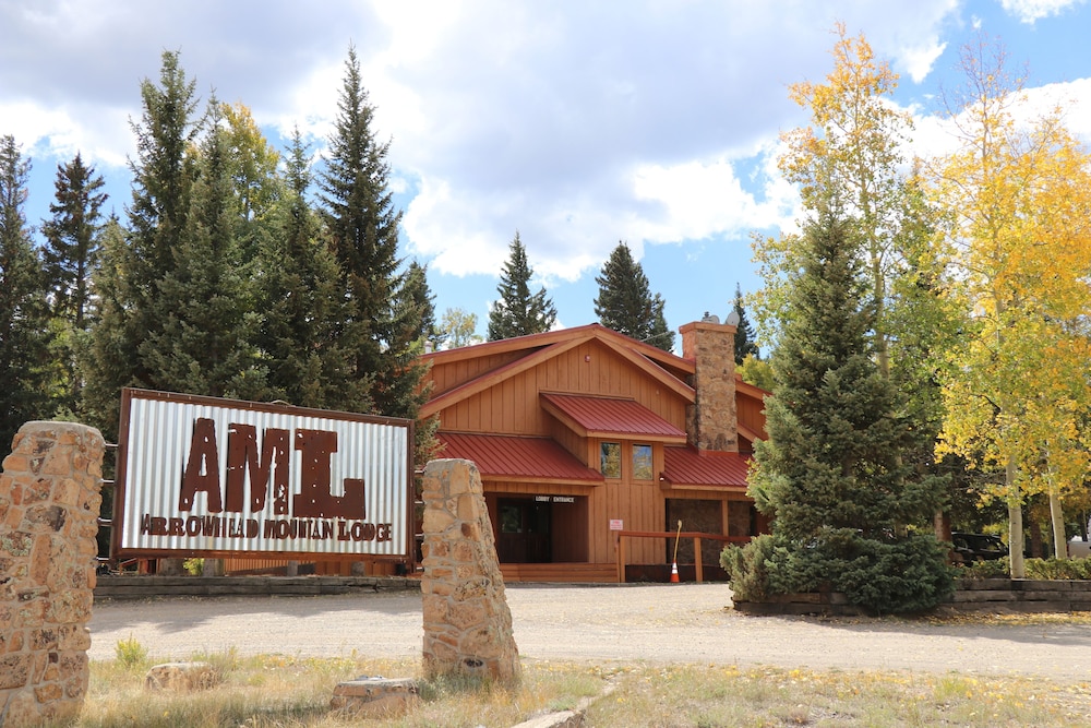 Arrowhead Mountain Lodge — Cimarron — photo 2