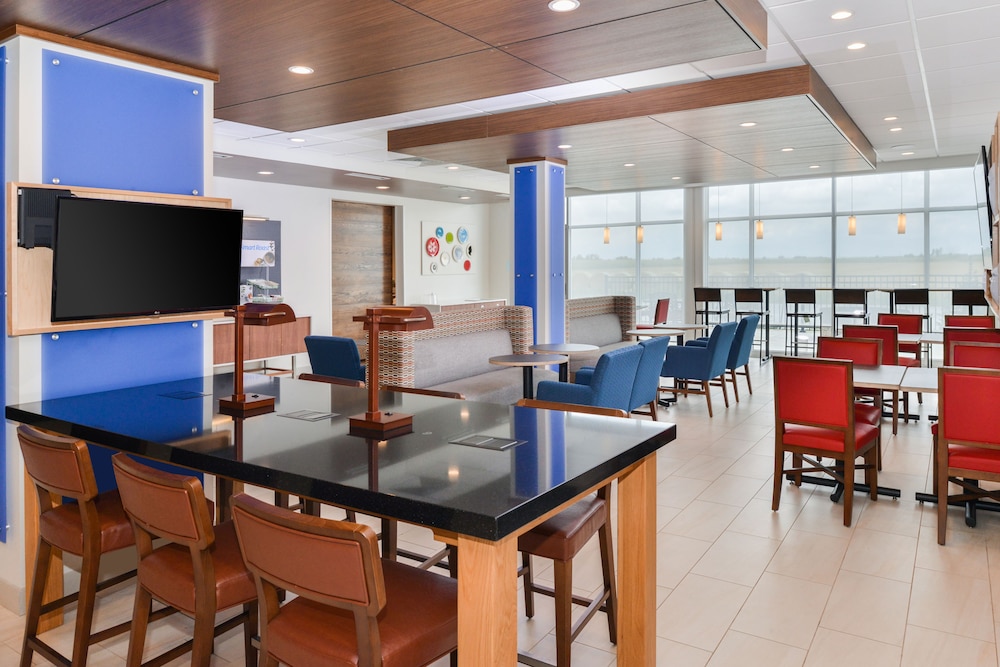 Holiday Inn Express & Suites Ogallala by IHG - photo 41