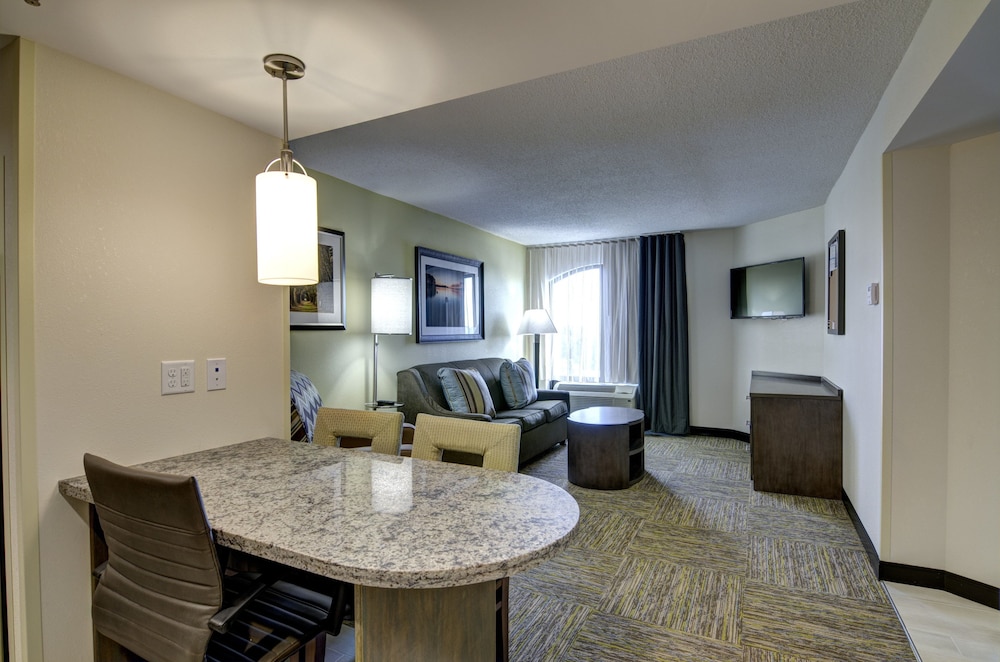 Candlewood Suites Richmond West Broad by IHG - photo 6