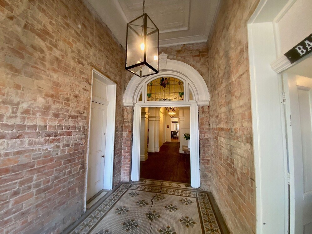 Junee Hotel - carbon neutral hotel in Junee