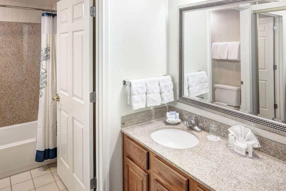 Residence Inn by Marriott Kansas City Country Club Plaza - photo 23