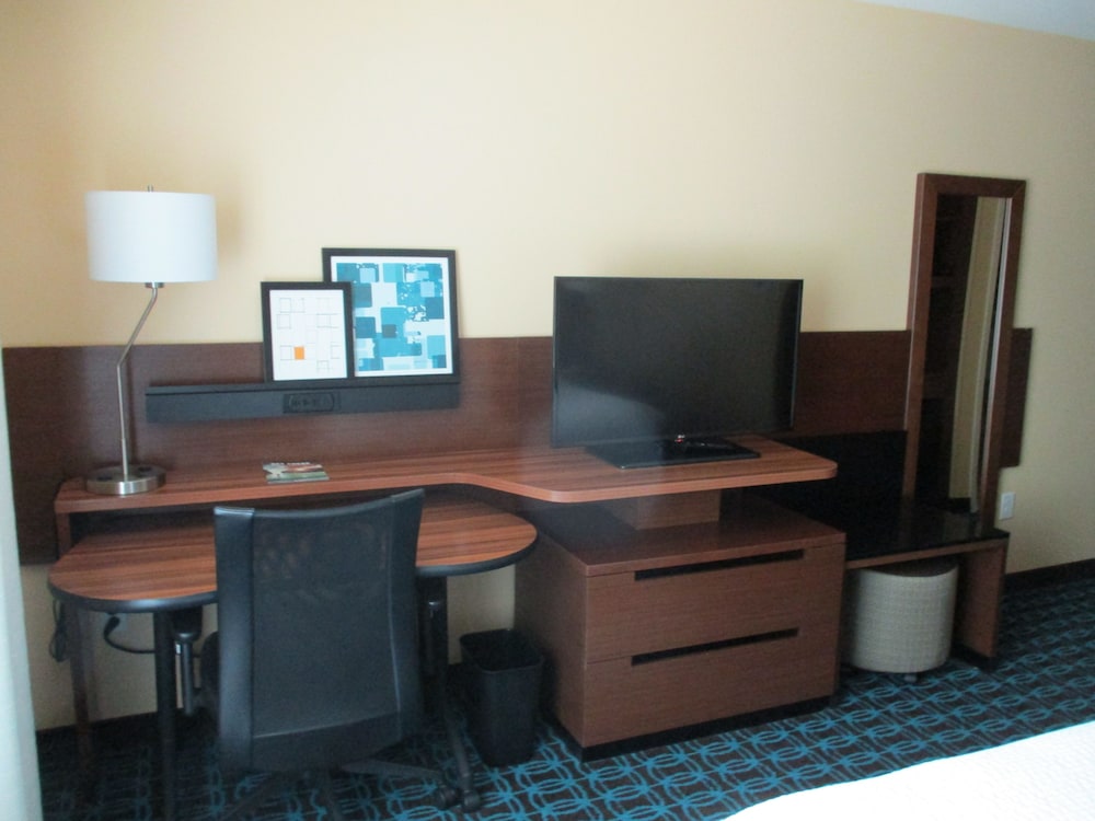 Fairfield Inn & Suites Fremont - photo 8