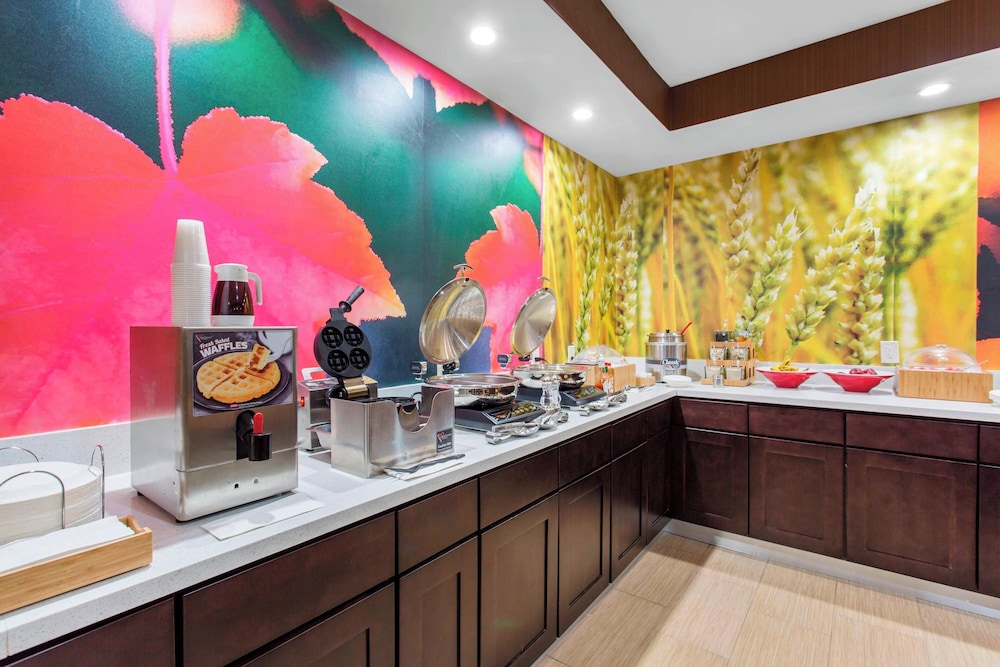 Fairfield Inn & Suites by Marriott Santa Fe - photo 27