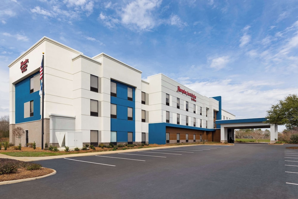 Hampton Inn & Suites Dothan - carbon neutral hotel in Dothan