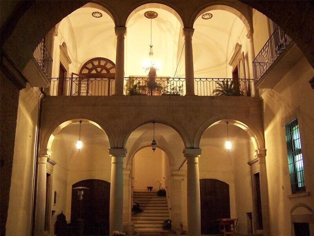 B&B Casa Cavalli — 4-Star Luxury Hotel in Lucera, Italy