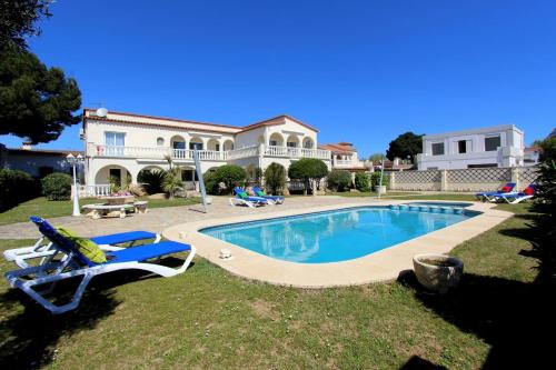 Leon Inmo Apartment Celine 10413 — 4-Star Luxury Hotel in Empuriabrava, Spain