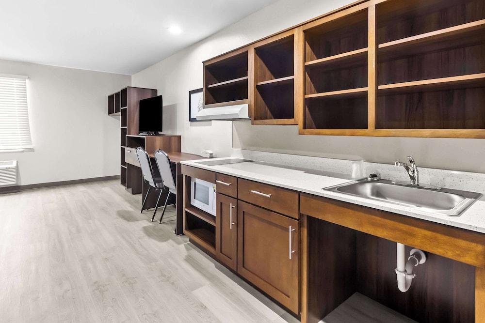 WoodSpring Suites South Houston Hobby - photo 25