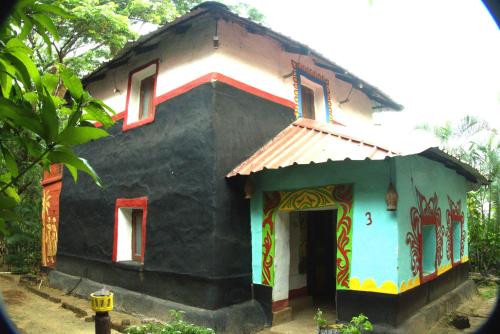 Raktokorobi Karu Gram in Bolpur, India