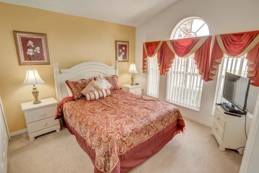 Hibiscus Haven - photo 2