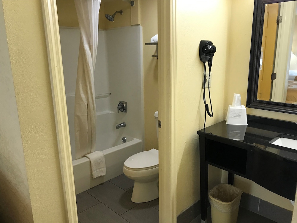 Days Inn by Wyndham Ridgeland South Carolina - photo 23