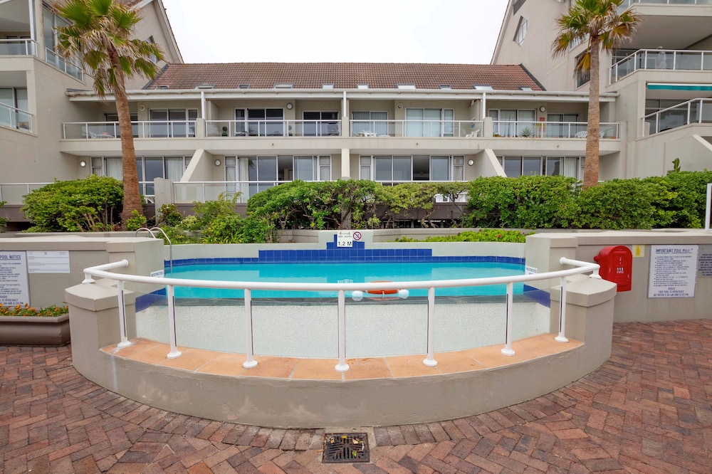 Dolphin Beachfront Condo — 4-Star Luxury Hotel in Cape Town, South Africa
