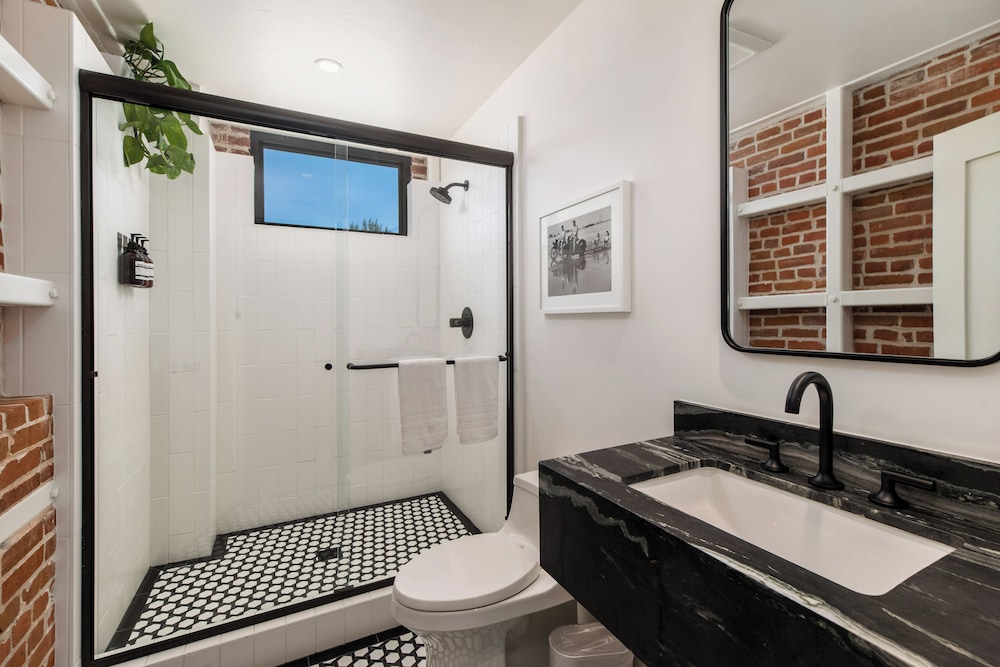 The Brick Hotel - photo 44