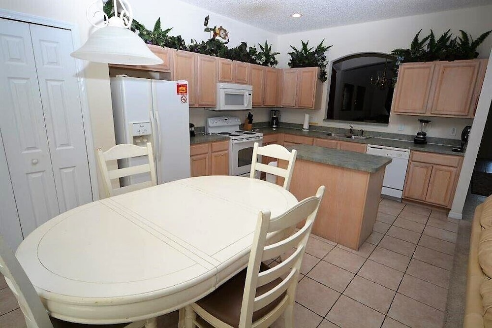 Huge 6 bed Emerald Is Resort Elite Vacation Homes - photo 9