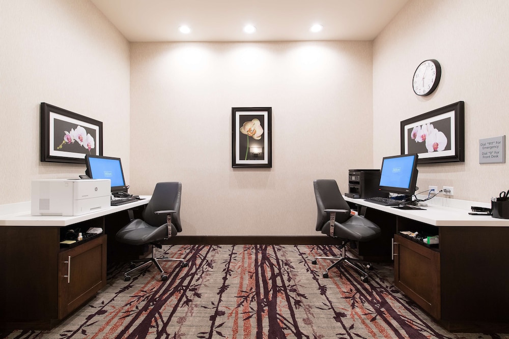 Hampton Inn & Suites Fayetteville - photo 53