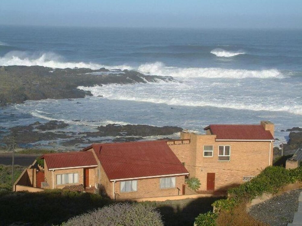 Lewens Essens on C — 4-Star Luxury Hotel in Cape Town, South Africa