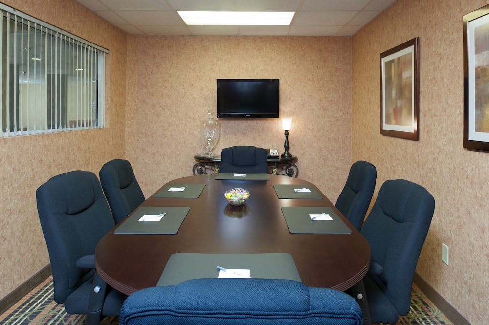 Hampton Inn & Suites Cleveland Southeast Streetsboro - photo 24