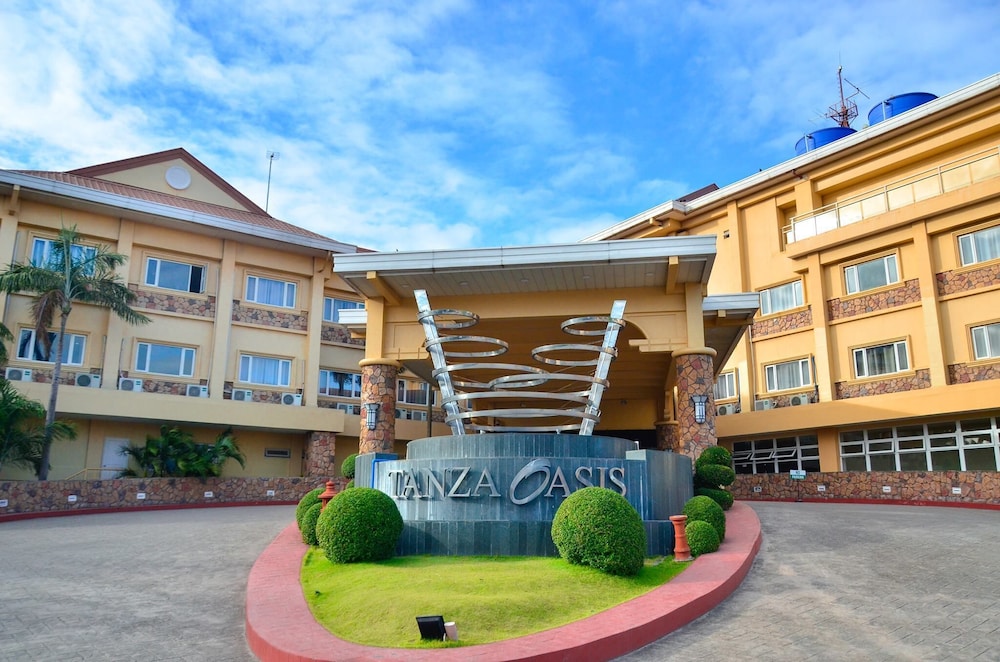 Tanza Oasis Hotel and Resort — hotel in Tanza