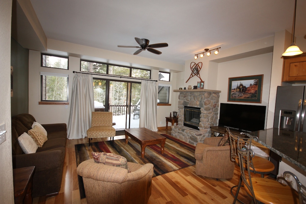 Village Point 101 - photo 17