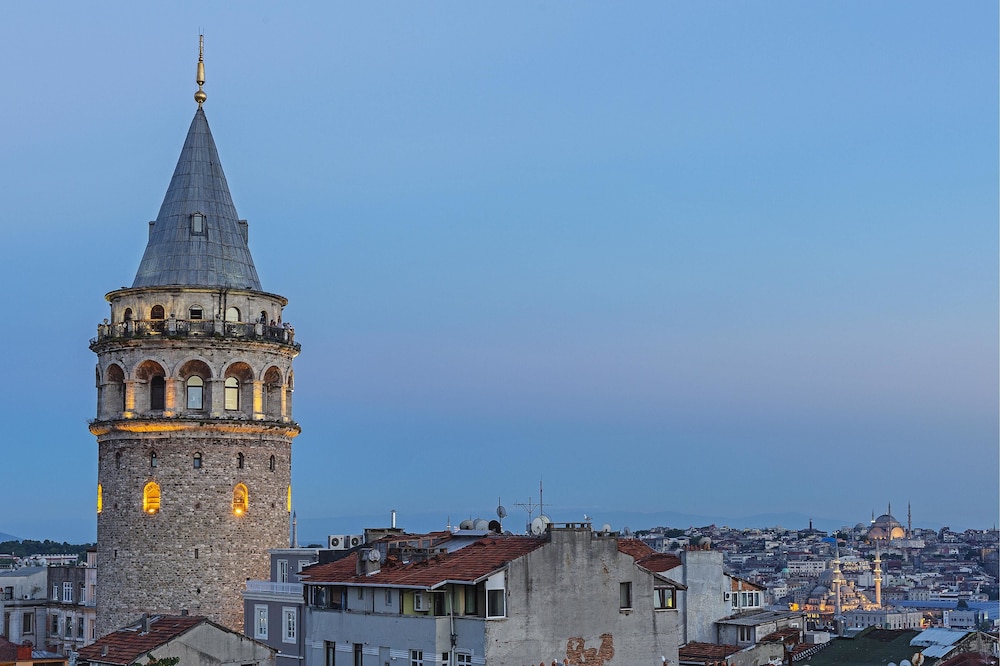 Meroddi Pera Flats — 4-Star Luxury Hotel in Istanbul, Turkey