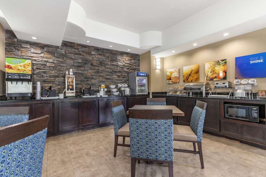 Comfort Suites Medical Center near Six Flags - photo 32