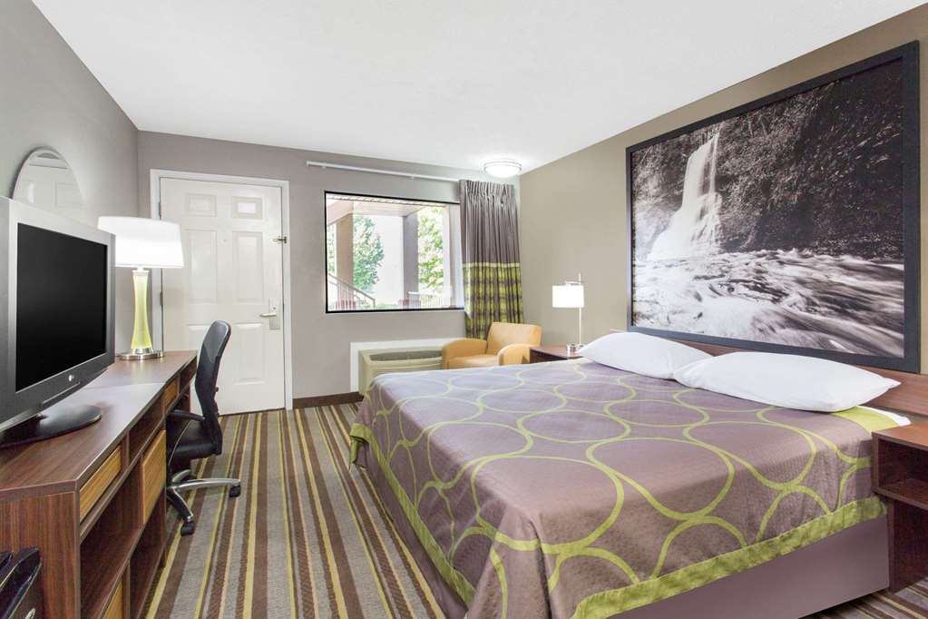 Super 8 by Wyndham Wytheville - photo 5