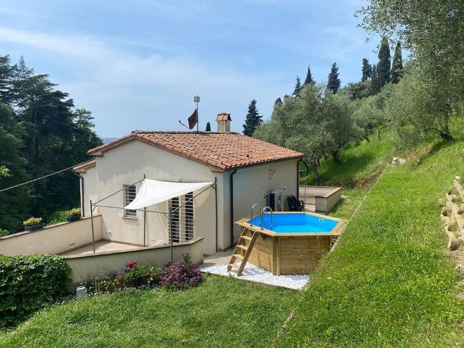 Villino Mami con piscina e vista mare panoramica — hotel in Piano Di Mommio