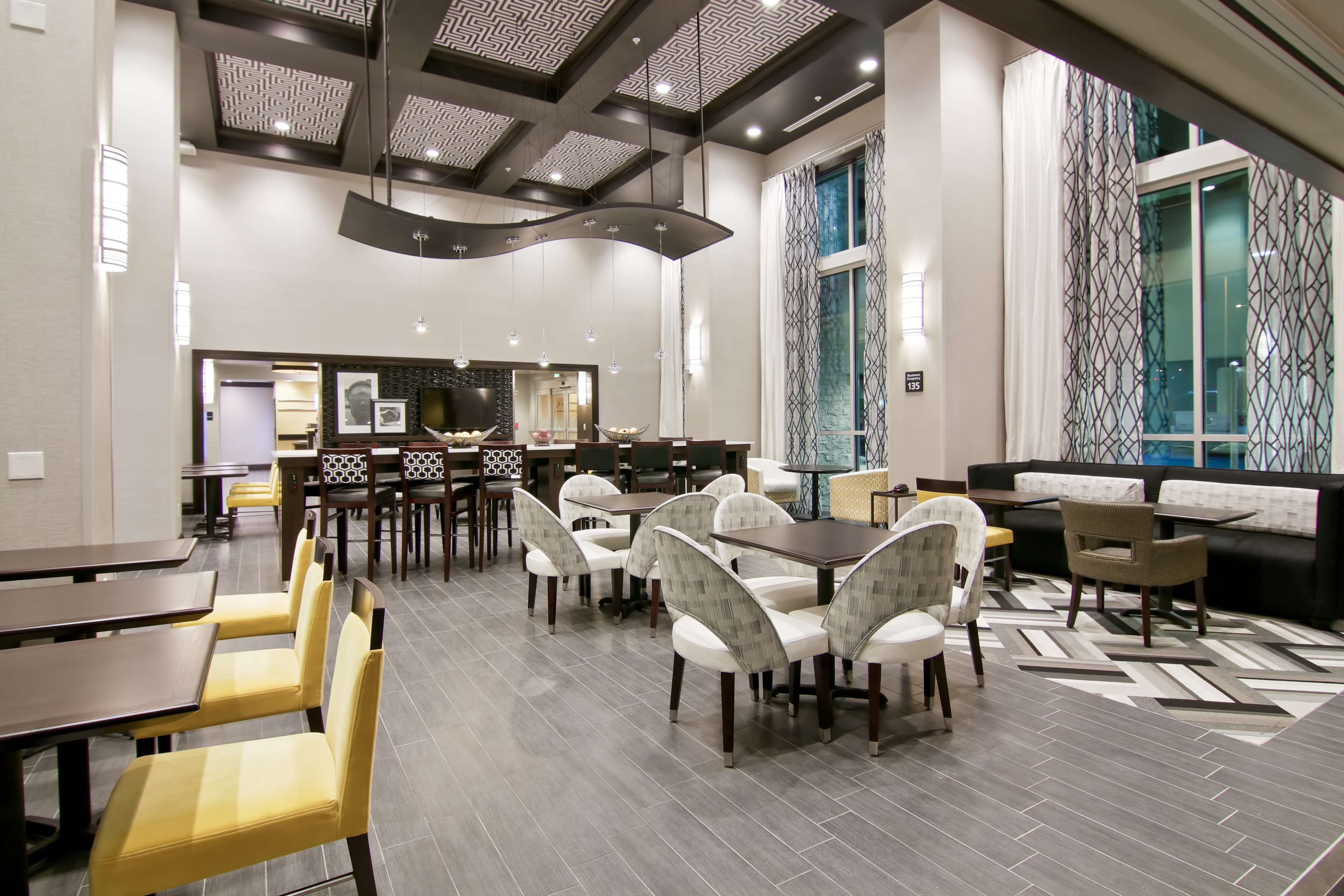 Hampton Inn & Suites Bellevue Downtown Seattle - photo 10