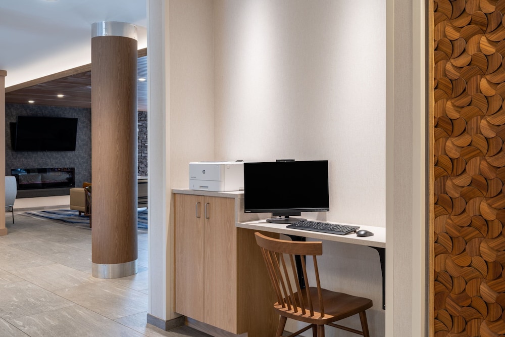 Fairfield Inn & Suites by Marriott Minneapolis North - photo 21