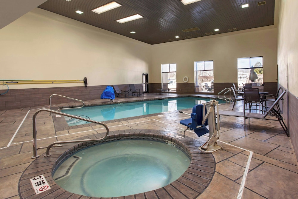 Fairfield Inn & Suites by Marriott Santa Fe - photo 19