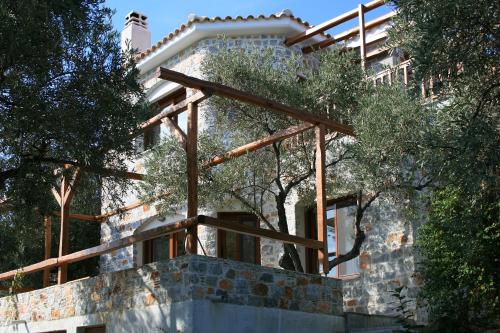 Villas Zoe — 4-Star Luxury Hotel in Skiathos, Greece