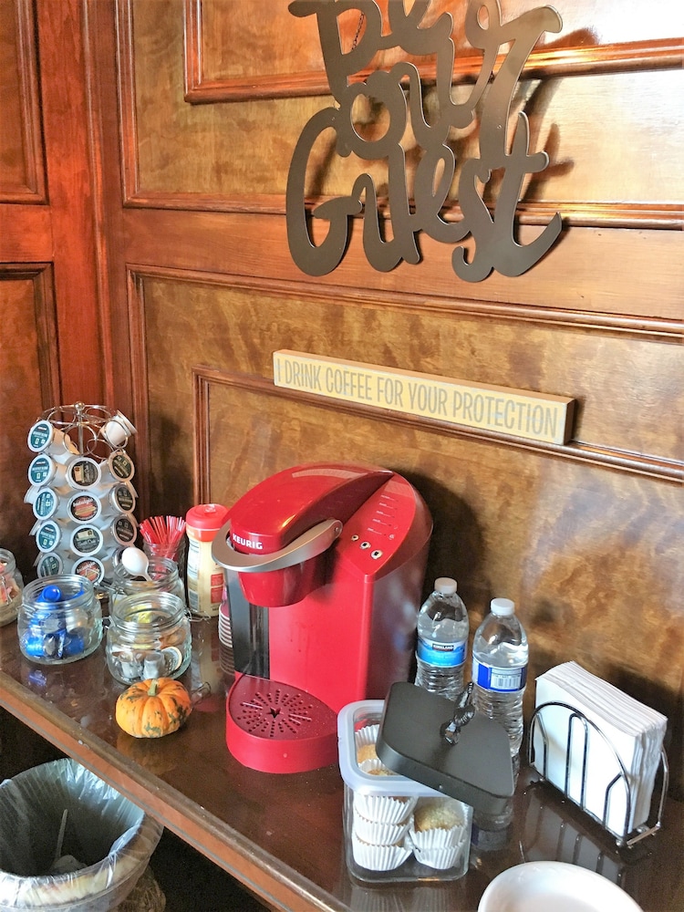 Colts Neck Inn Hotel - photo 4