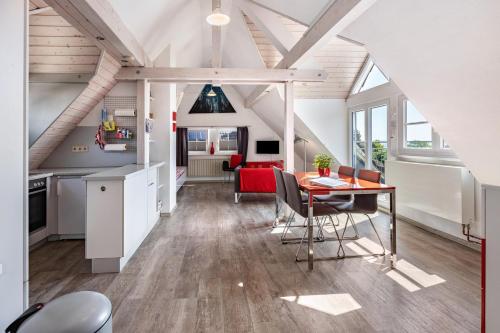 Ferienwohnung im Künstlerhaus — 4-Star Luxury Hotel in Gaienhofen, Germany
