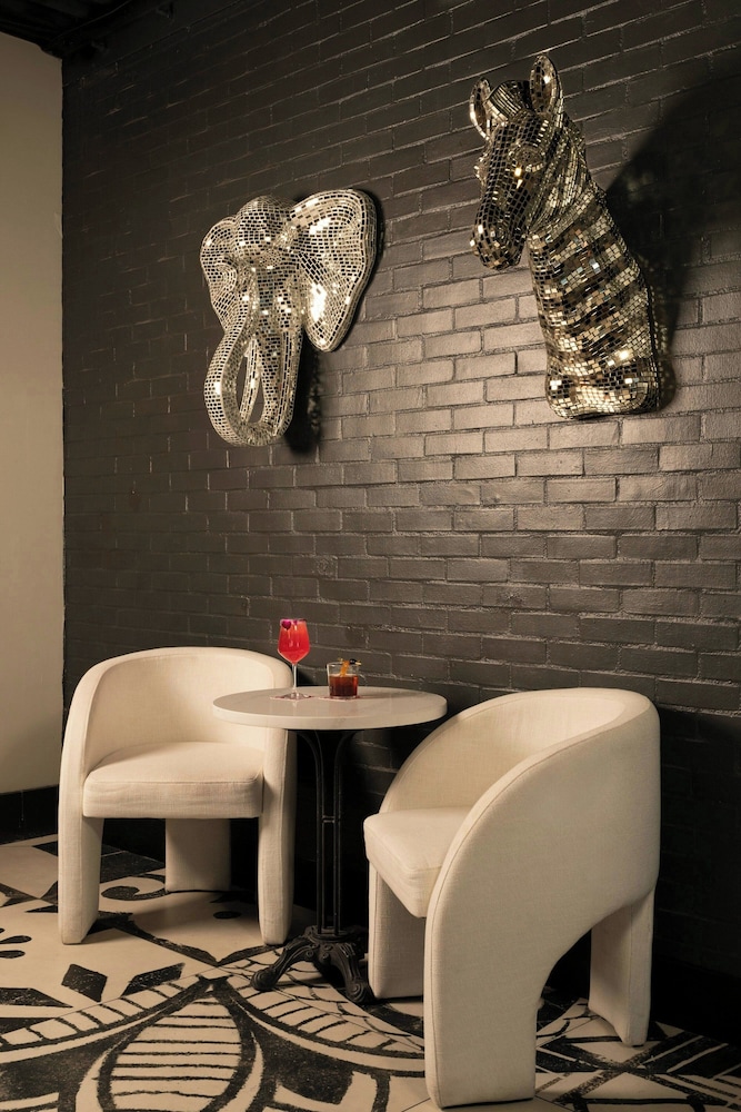 Moxy Columbia Downtown - photo 22