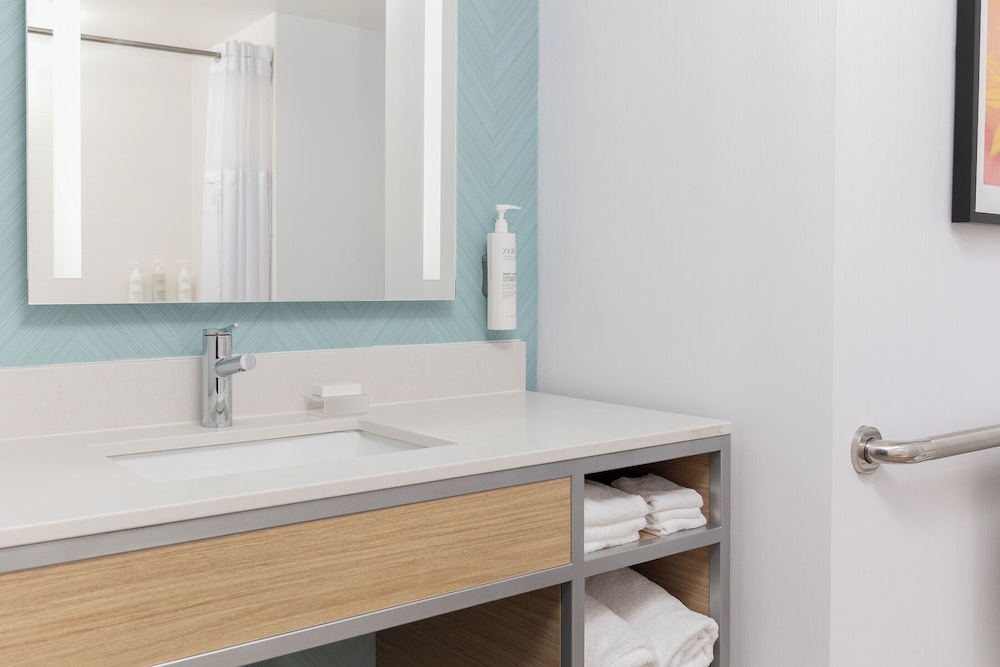 Hilton Garden Inn Hanover Arundel Mills BWI Airport - photo 17