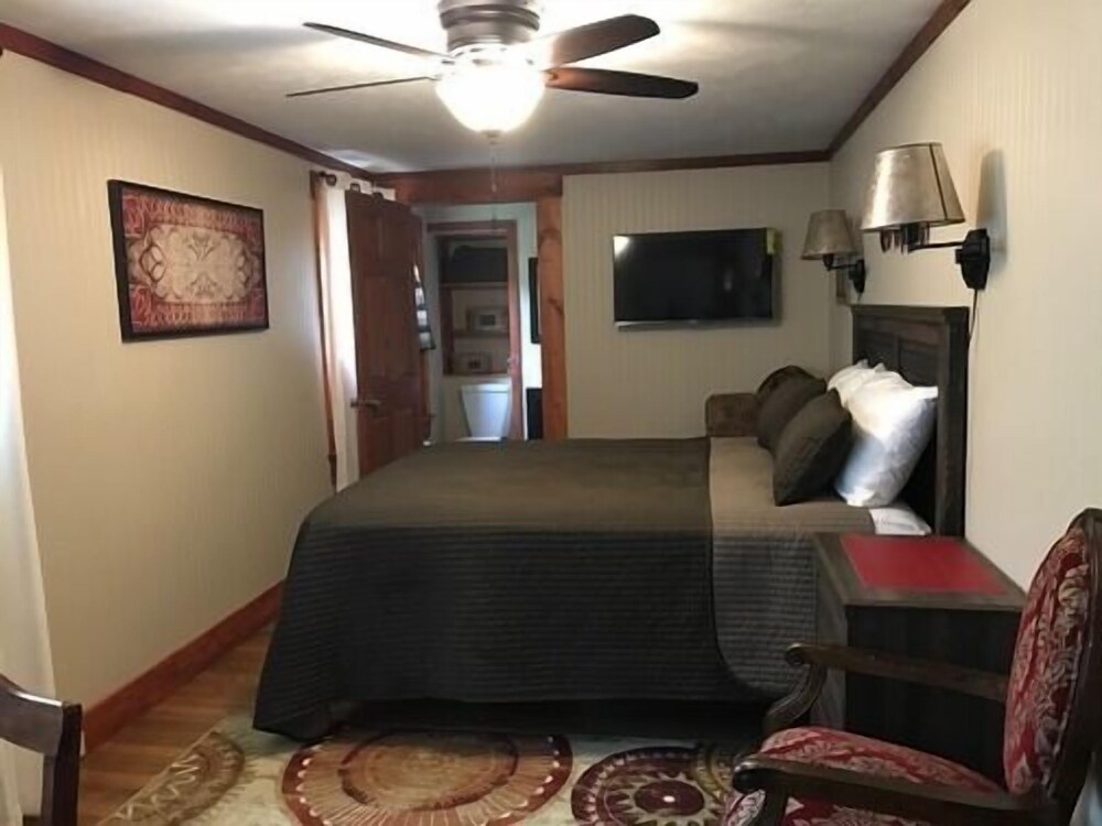 Hocking Hills Inn - photo 7