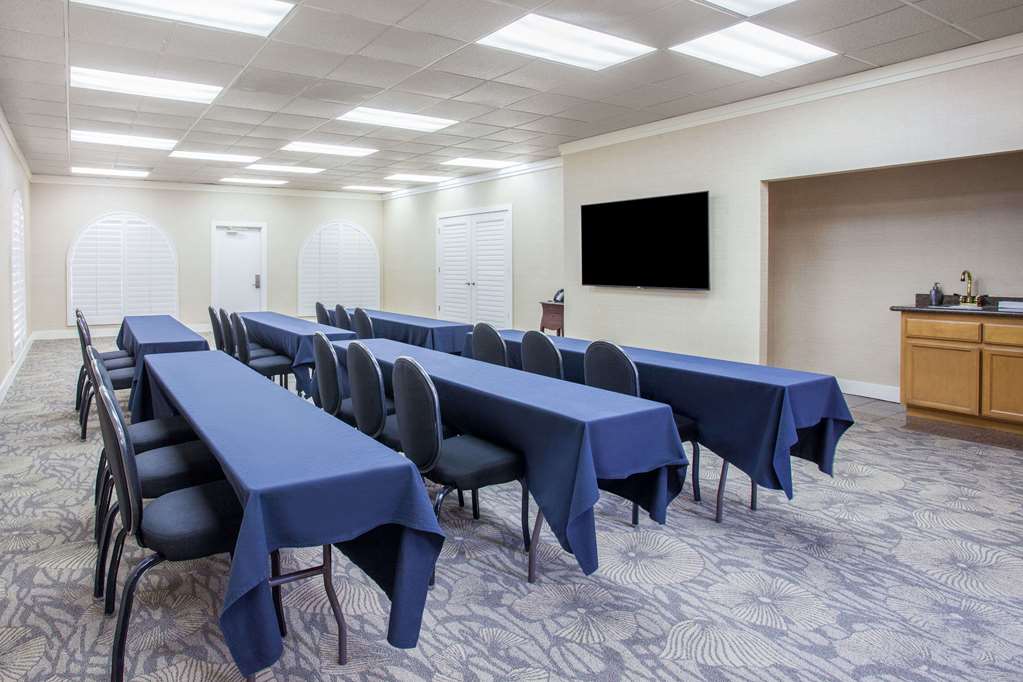 Days Inn by Wyndham San Diego Hotel Circle - photo 70