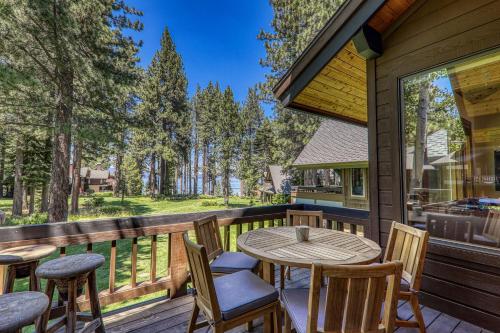 Chambers Lakeside Escape w Lake Views & HOA Access — hotel in Homewood