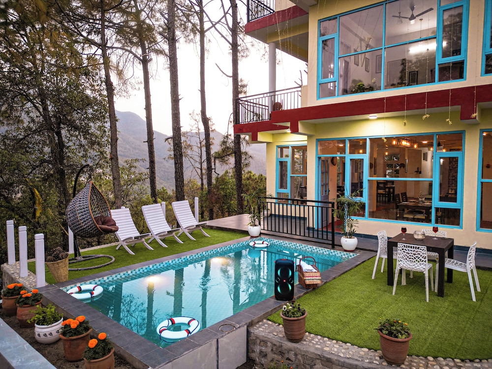 Rainbow Resorts in Solan, India