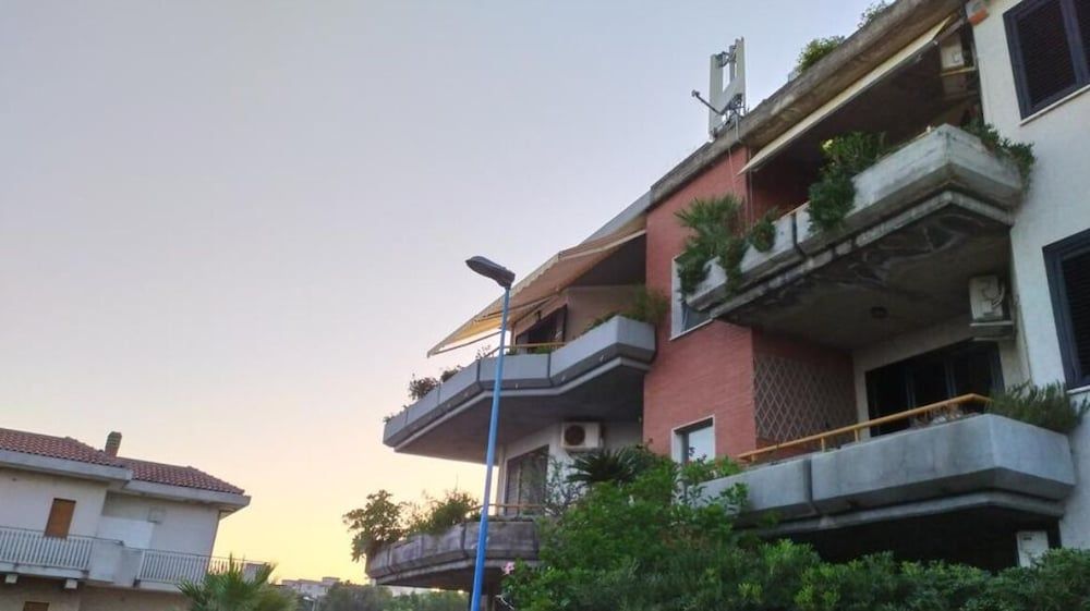 Nero Basalto Azzurro Mare - carbon neutral hotel in Aci Castello