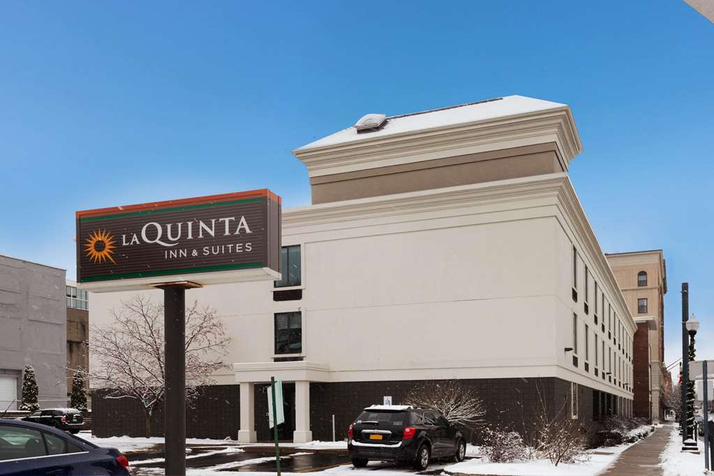 La Quinta Inn & Suites by Wyndham Jamestown - photo 3