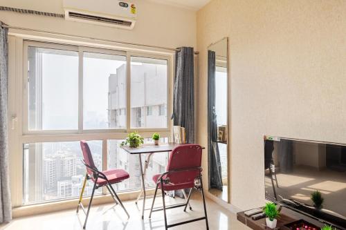 1Bhk In The Sky Oberoi Mall City Skyline View — 4-Star Luxury Hotel in Mumbai, India