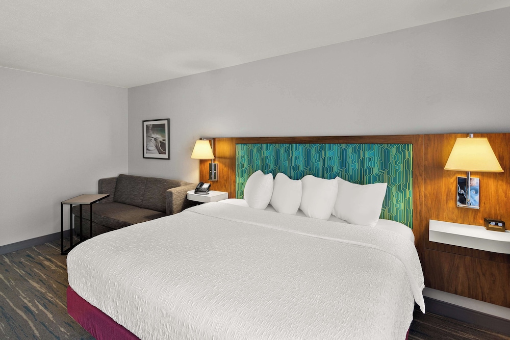 Hampton Inn Bridgeport Clarksburg - photo 21