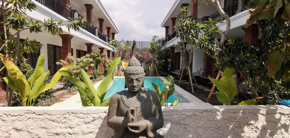 Santi HomeStay — 4-Star Luxury Hotel in Canggu, Indonesia