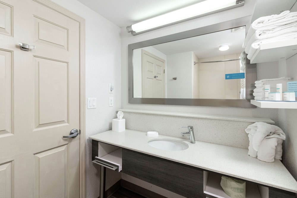 Hampton Inn Daytona Shores Oceanfront - photo 14