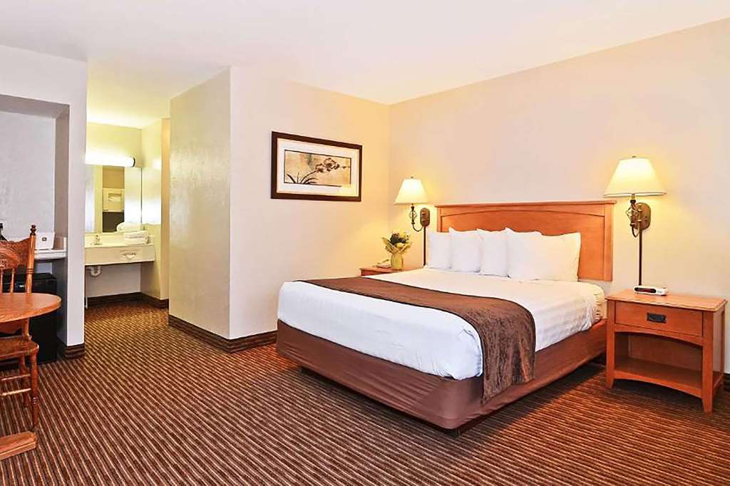 Days Inn Birch Run - photo 7